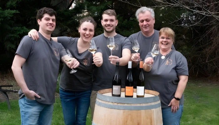 Familie Lorch - Weingut Sans-Lorch