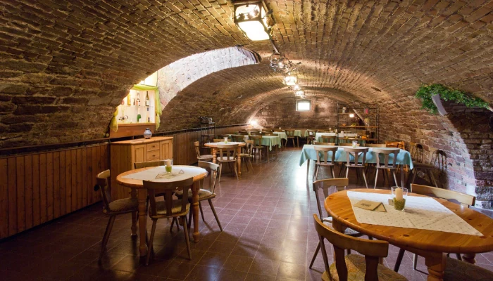 Gewölbekeller - Weingut Sans-Lorch